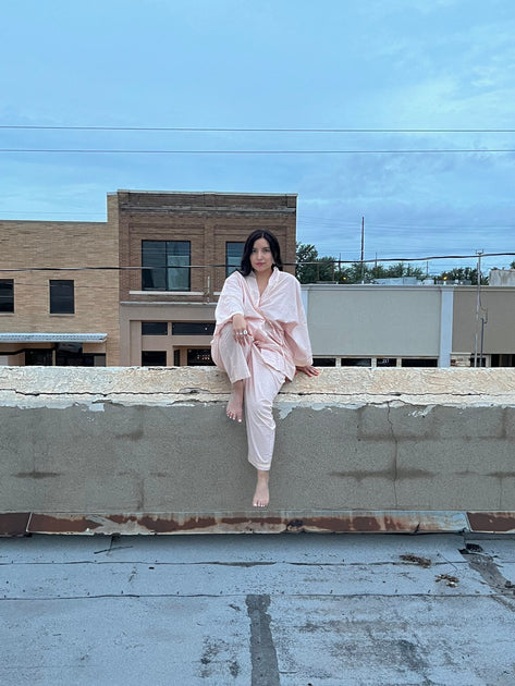 Hope Mora- Artist, Photographer – D o m i