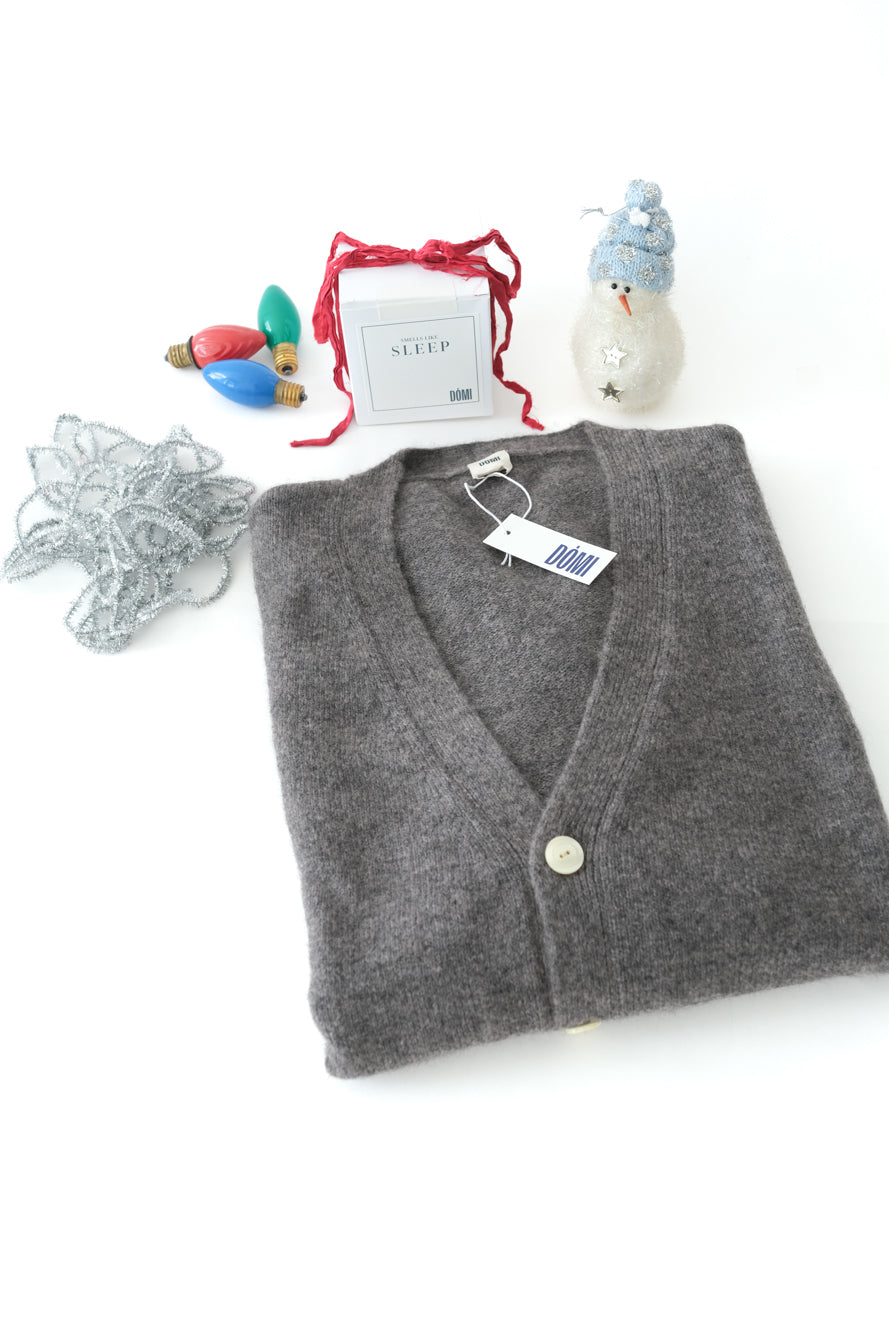 Bed Sweater + Smells Like Sleep Candle - D o m i  